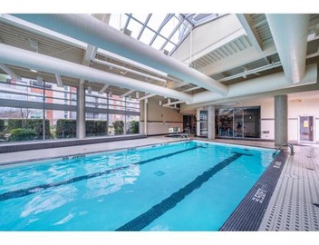 Downtown 1 Bedroom Water View Condo 4