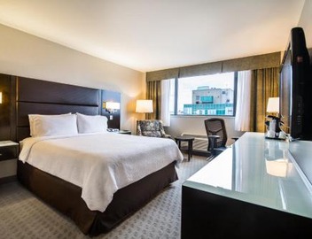 Holiday Inn Vancouver-Centre Broadway by IHG 3