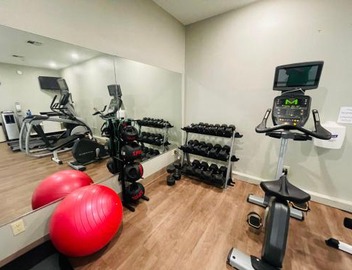 Holiday Inn Express & Suites Sulphur - Lake Charles by IHG 4