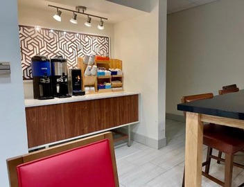 Holiday Inn Express & Suites Sulphur - Lake Charles by IHG 2