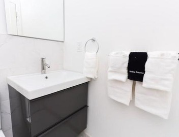 Modern Suite in Fenway Neighborhood 4