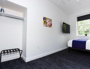 Stylish Hotel Room in Boston's Fenway - Unit #107 4