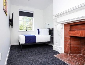 Stylish Hotel Room in Boston's Fenway - Unit #107 3