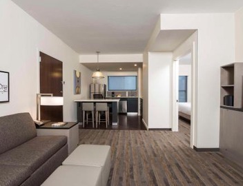 Hyatt House Austin/Downtown 4
