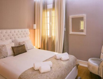 Spacious 2-Bed Apartment with Interior Terrace near Marquês de Pombal, Lisbon - TTL300 5