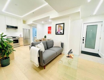Modern Apartment Close To The Beach with Parking 4