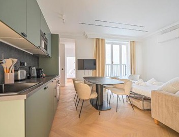 Sumptuous & Serene Parisian Flat 5