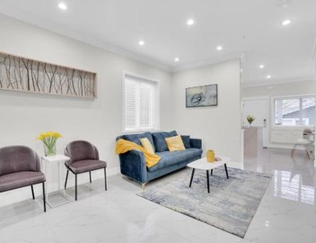 Family-Friendly, 3 Bed House - Private Backyard-Central Location 3