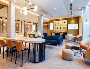 Courtyard by Marriott Paris Charles de Gaulle Central Airport 5