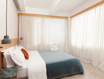 The Marble Suites, PLAKA 3