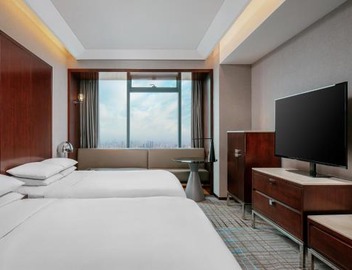 Renaissance Shanghai Zhongshan Park Skyline Hotel 2