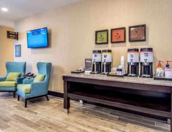 Hampton Inn and Suites Clearwater Beach 5