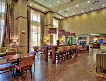 Hampton Inn & Suites Scottsdale at Talking Stick 4