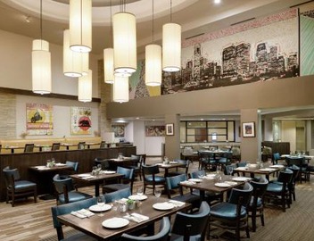 Doubletree by Hilton Los Angeles Downtown 2