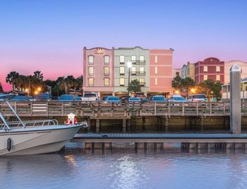 Hampton Inn & Suites Amelia Island-Historic Harbor Front 4