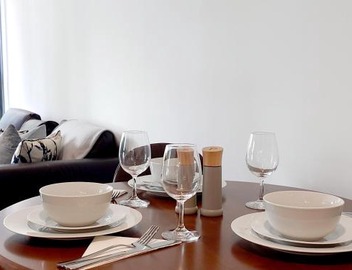 Fully Serviced Two-Bed Apartment near London Excel 3
