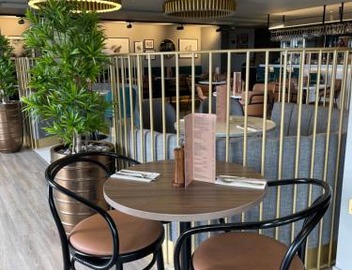 Courtyard by Marriott London Heathrow Airport 5