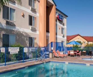 Fairfield Inn by Marriott Santa Clarita Valencia 4