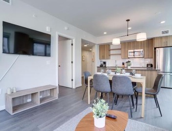 Stylish Condo at Clarendon with Rooftop Views 3