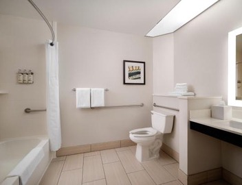 Holiday Inn Express and Suites New Orleans Airport by IHG 2