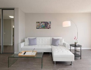 Skyline Palms 1-Bedroom with Roof-Top Pool 4