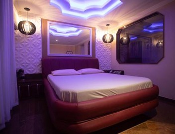 Hotel Show Adult Only 4