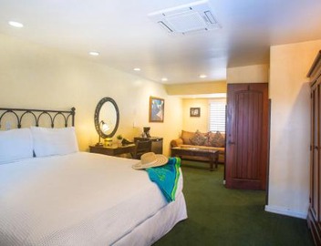 Castillo Inn at the Beach 4