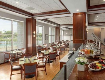DoubleTree Suites by Hilton Hotel Boston - Cambridge 2