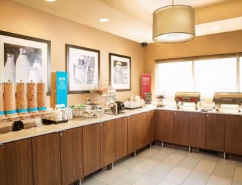 Hampton Inn & Suites Seattle-Downtown 2
