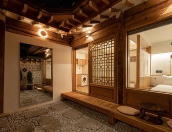Luxury Hanok Mirror Courtyard 4