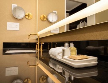 AZUR Legacy Collection Hotel 5