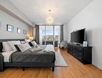 Waterfront Luxury 2-Bedroom Condo Sunny Isles Beach 5