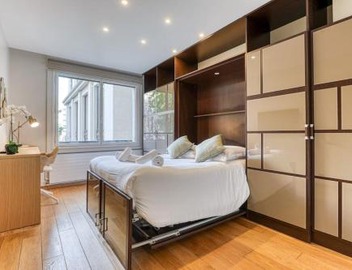 Montaigne Executive Suite 4
