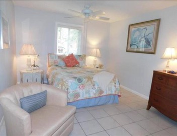 H5 close to the front pool and clubhouse downstairs by lake 4