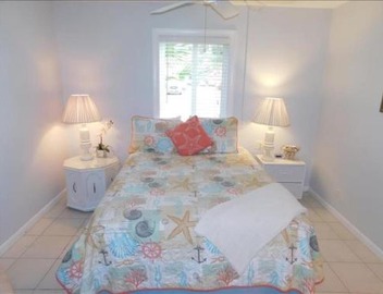 H5 close to the front pool and clubhouse downstairs by lake 5