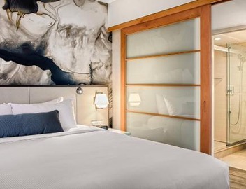Delta Hotels by Marriott Vancouver Downtown Suites - Downtown Vancouver 5