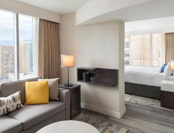 Delta Hotels by Marriott Vancouver Downtown Suites - Downtown Vancouver 2