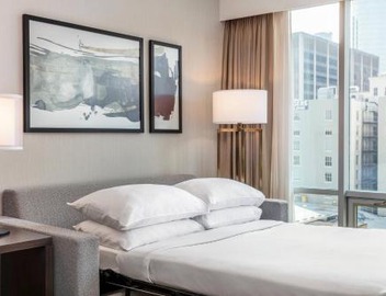 Delta Hotels by Marriott Vancouver Downtown Suites - Downtown Vancouver 3