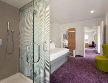 YOTEL Boston 4