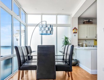 Jarrahdale Beach House - Stunning Luxurious Pad by the Beach - Pass the Keys 3