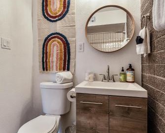 Roosevelt Row! 1 bedroom & pool! 2