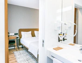LX SoHo Boutique Hotel by RIDAN Hotels 5