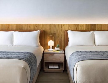1 Hotel Toronto 2