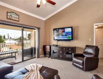 Beach condo in the heart of Clearwater beach 4