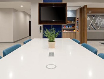 Holiday Inn Express & Suites - Valencia - Santa Clarita by IHG 4