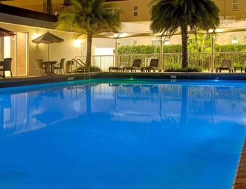 Ramada by Wyndham Miami Springs/Miami International Airport 2