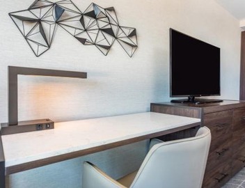 Holiday Inn Boston Logan Airport - Chelsea by IHG 5