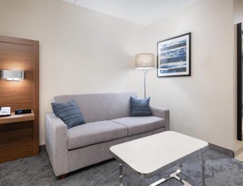 Holiday Inn Express & Suites Boston - Cambridge by IHG 2