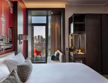 Mercure Auckland Queen Street 5