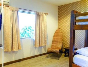 Family Room for 5 pax near Thapae Gate 5